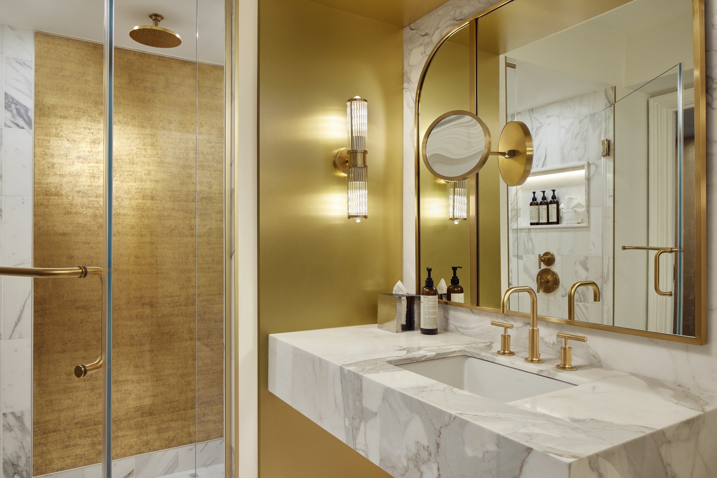 Suite Bathroom Gold